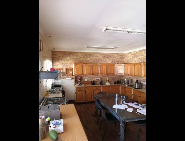 5 BEDROOM HOUSE TO LET IN PROTEA PARK